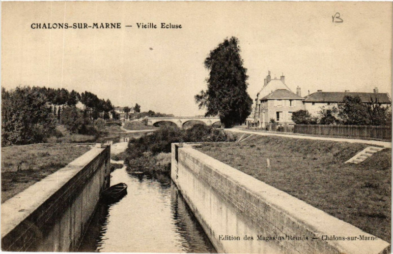 Carte postale ancienne Chalons sur Marne Vieille Ecluse