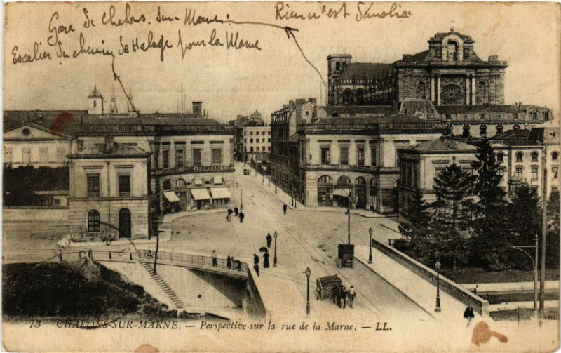 Carte postale ancienne Chalons sur Marne Perspective sur la rue de la Marne
