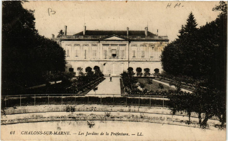 Carte postale ancienne Chalons sur Marne Les Jardins de la Prefecture