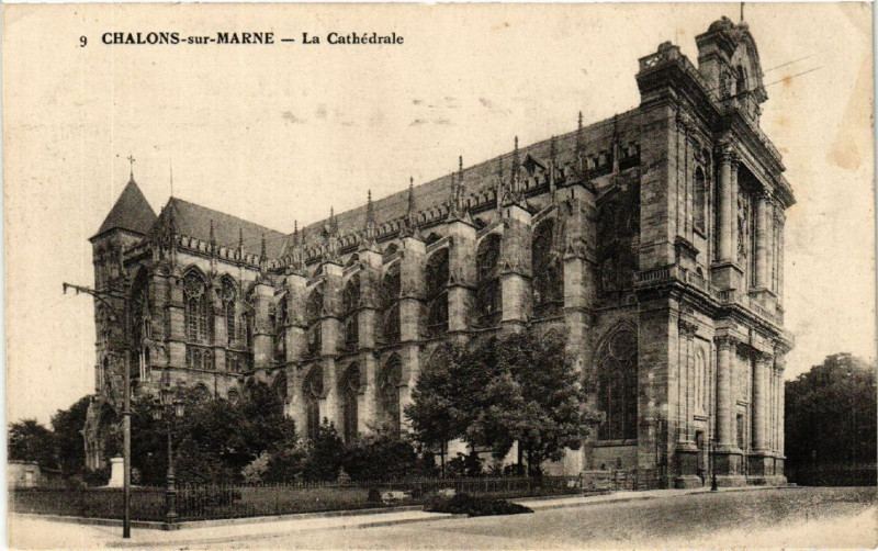 Carte postale ancienne Chalons sur Marne La Cathédrale