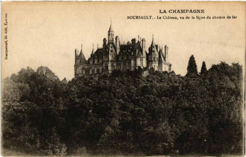 Carte postale ancienne Boursault Le Chateau vu de la ligne du chemin de fer à Boursault