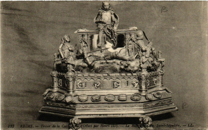 Carte postale ancienne Reims-Tresor de la Cathédrale à Reims