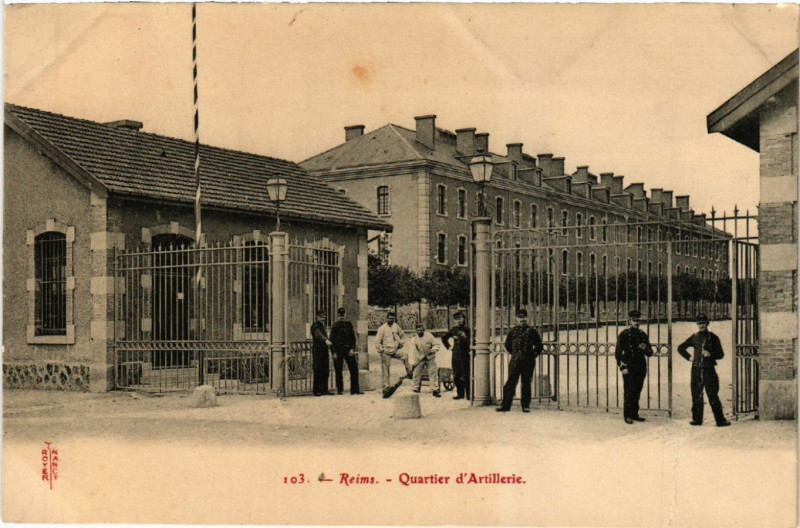 Carte postale ancienne Reims-Quartier d'Artillerie à Reims