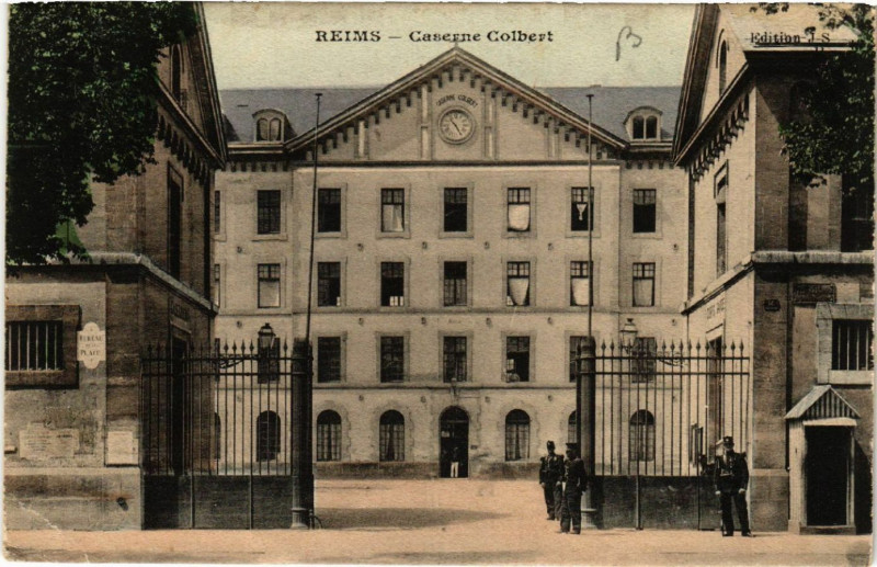 Carte postale ancienne Reims-Caserne Colbert à Reims