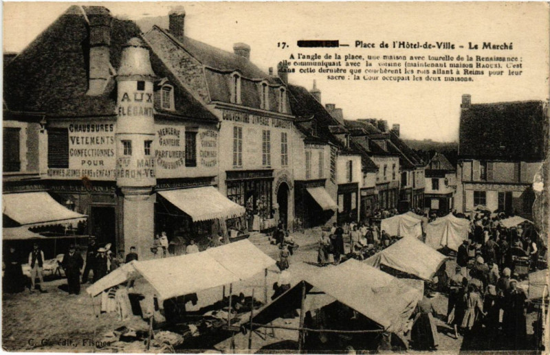 Carte postale ancienne Fismes-Place de l'Hotel de Ville Le Marché à Fismes