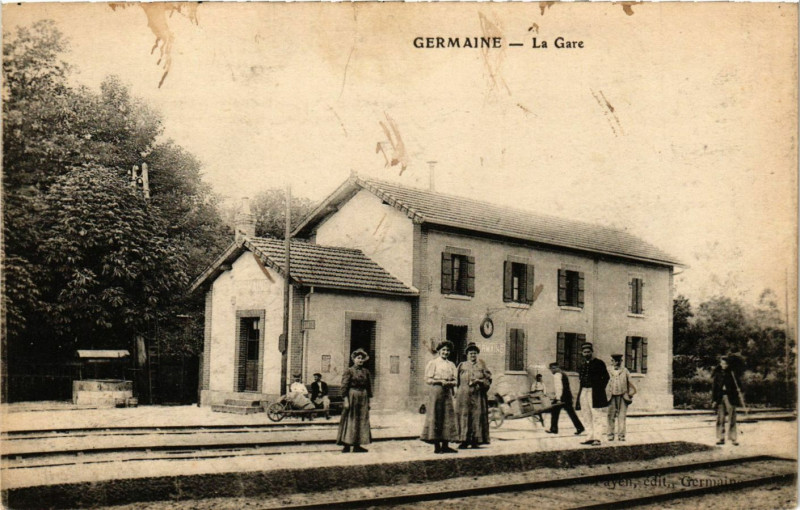 Carte postale ancienne Germaine - La Gare à Germaine