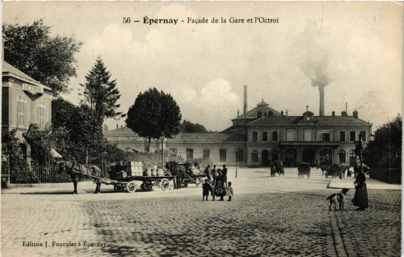 Carte postale ancienne Epernay - Facade de la Gare et l'Octroi à Épernay
