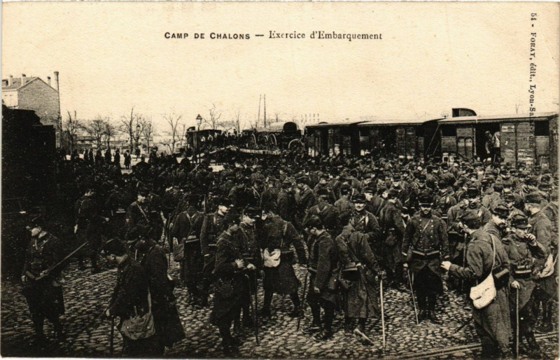 Carte postale ancienne Camp de Chalons - Exercice d'Embarquements