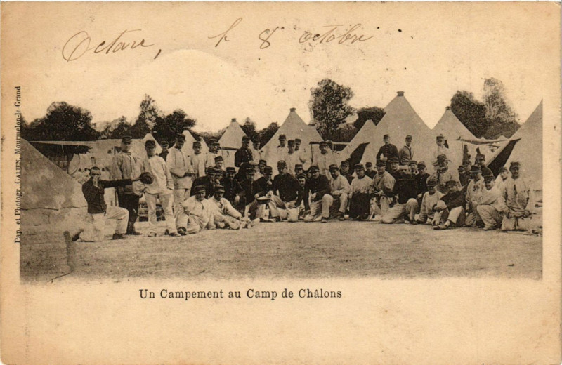 Carte postale ancienne Un Campement au Camp de Chalons