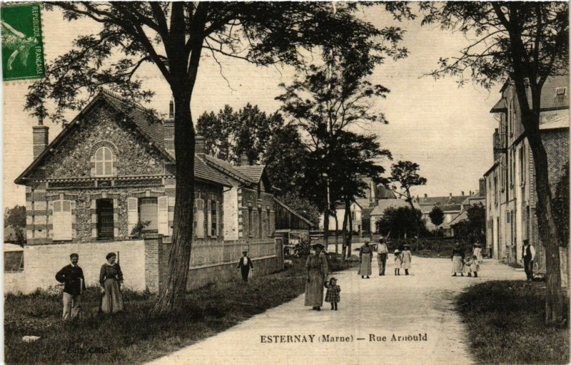 Carte postale ancienne Esternay - Rue Arnould à Esternay
