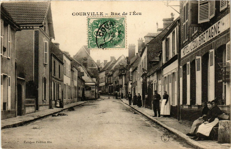 Carte postale ancienne Courville - Rue de l'Ecu à Courville