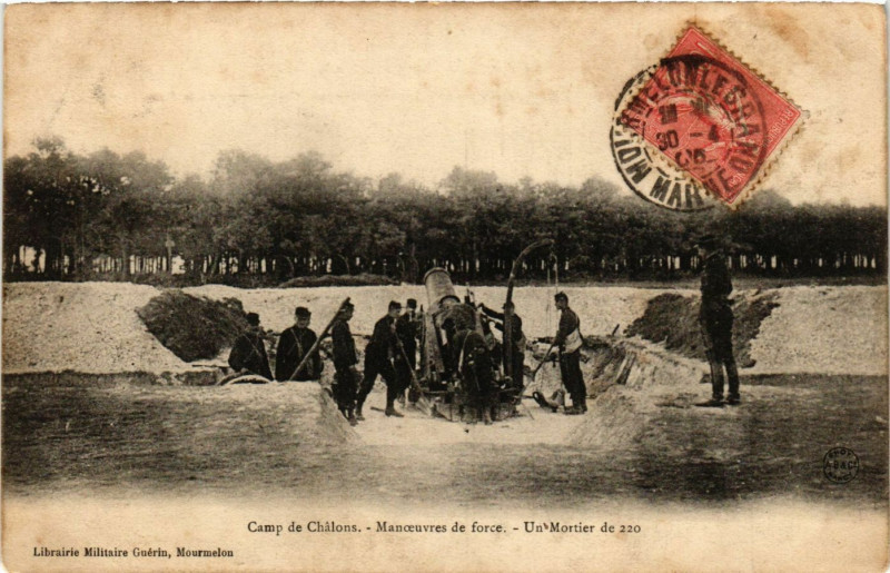 Carte postale ancienne Camp de Chalons - Manoueuvres de force