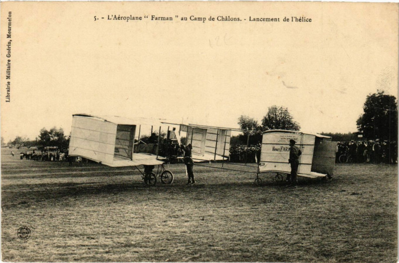Carte postale ancienne Camp de Chalons - Lancement de l'helice