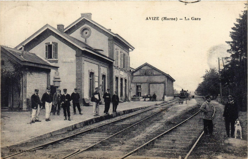 Carte postale ancienne Avize - La Gare à Avize