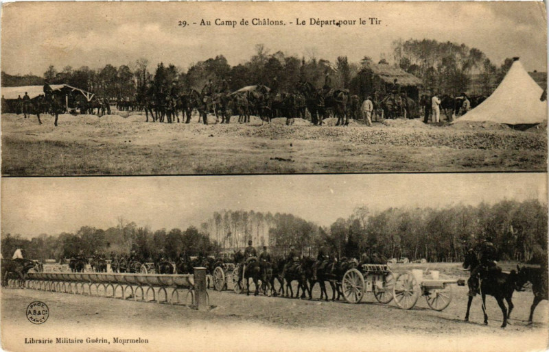 Carte postale ancienne Au Camp de Chalons - Le Départ pour le Tir