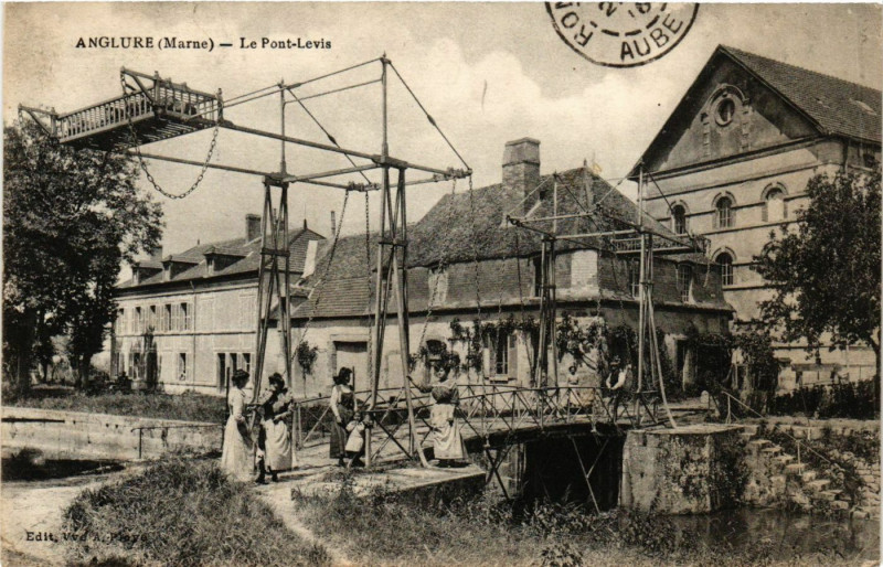 Carte postale ancienne Anglure - Le Pont-Levis à Anglure