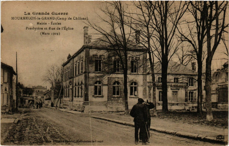 Carte postale ancienne Mourmelon-le-Grand - Mairie - Ecoles à Mourmelon-le-Grand