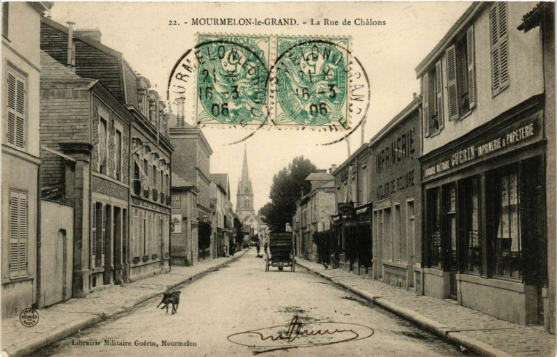 Carte postale ancienne Mourmelon-le-Grand - La Rue de Chalons à Mourmelon-le-Grand