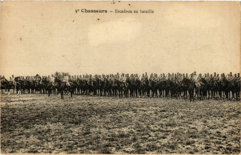 Carte postale ancienne Chasseurs - Escadron en Bataille