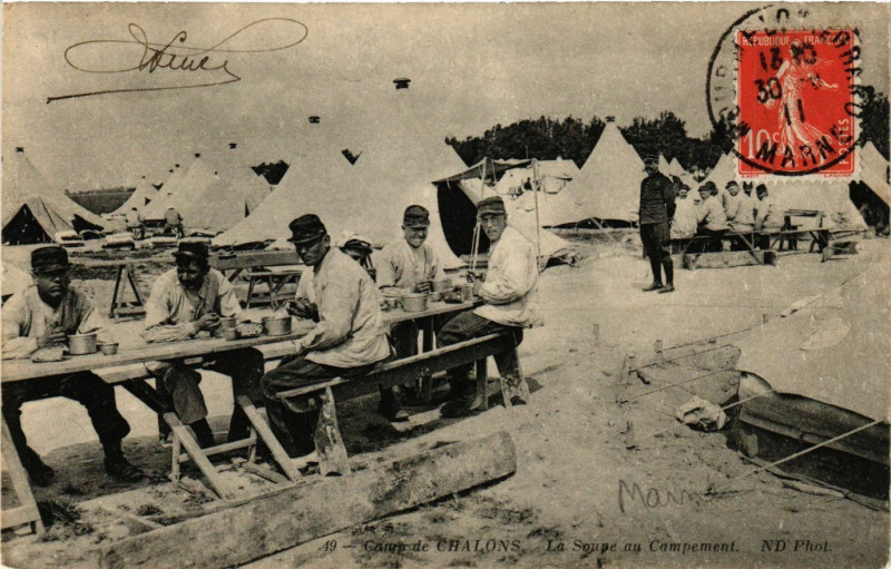 Carte postale ancienne Camp de Chalons - La Soupe au Campement