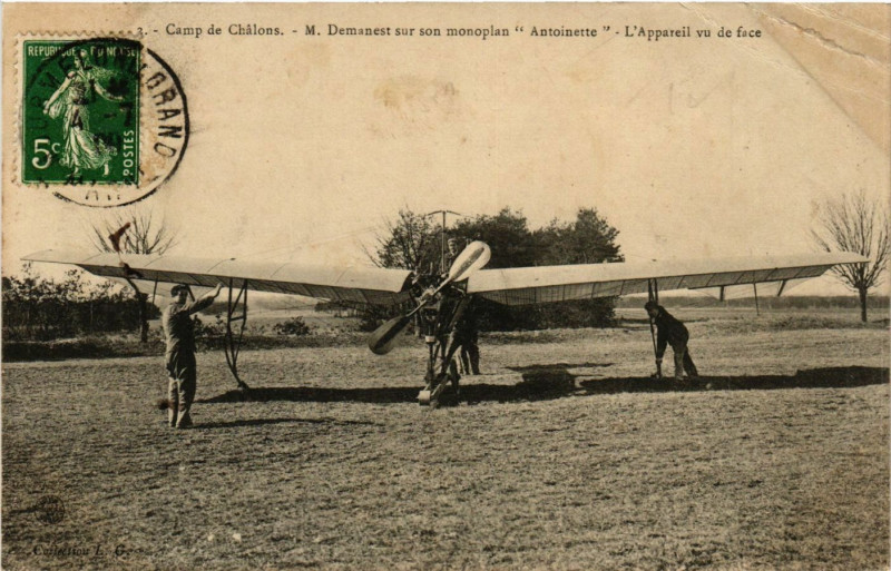 Carte postale ancienne Camp de Chalons - L'Appareil vu de face