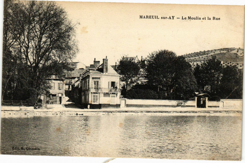 Carte postale ancienne Mareuil sur Ay - Le Moulin et la Rue à Reuil