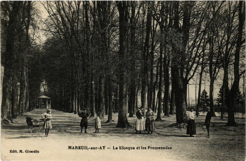 Carte postale ancienne Mareuil sur Ay - Le Kiosque et les Promenades à Reuil