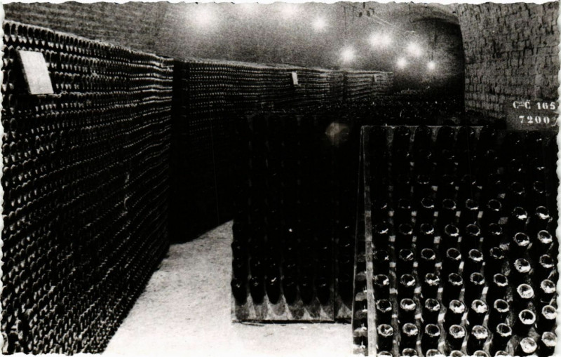 Carte postale ancienne Mareuil sur Ay - Une Cave à Reuil