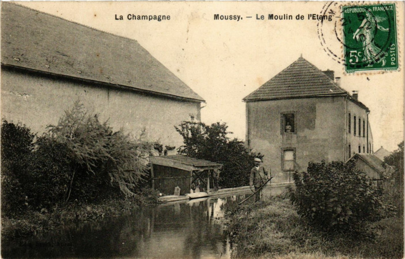 Carte postale ancienne Moussy - Le Moulin de l'Etang à Moussy