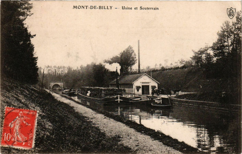 Carte postale ancienne Mont de Billy - Usine et Souterrain