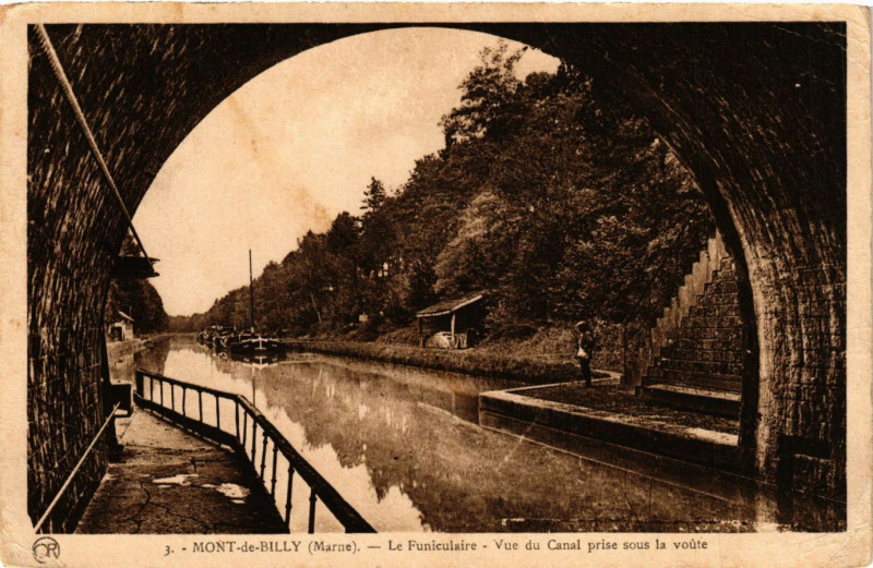 Carte postale ancienne Mont de Billy - Le Funiculaire