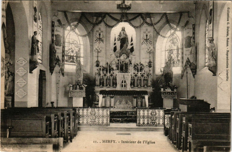 Carte postale ancienne Merfy - Interieur de l'Eglise à Merfy