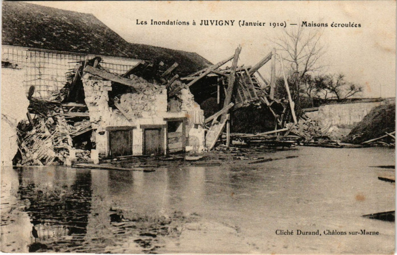 Carte postale ancienne Juvigny - MAisons ecroulées à Juvigny