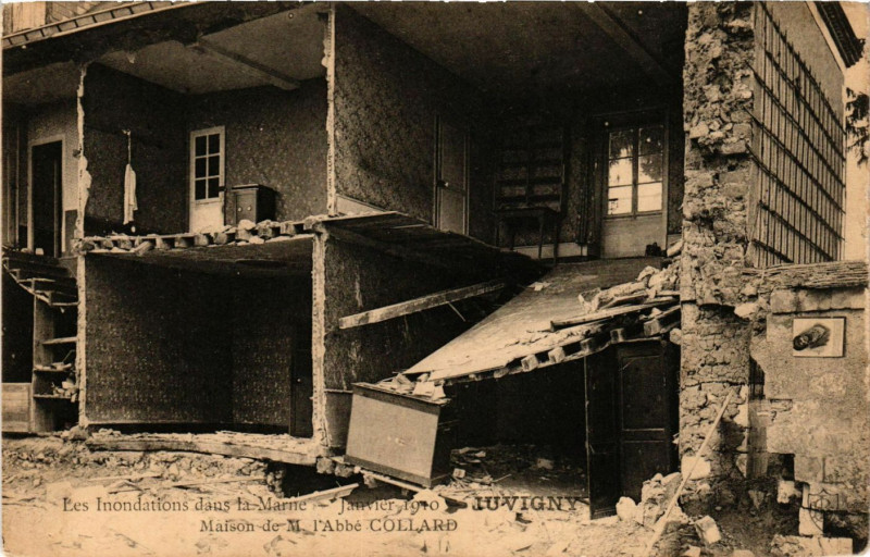 Carte postale ancienne Juvigny - Maison de M. l'abbe à Juvigny