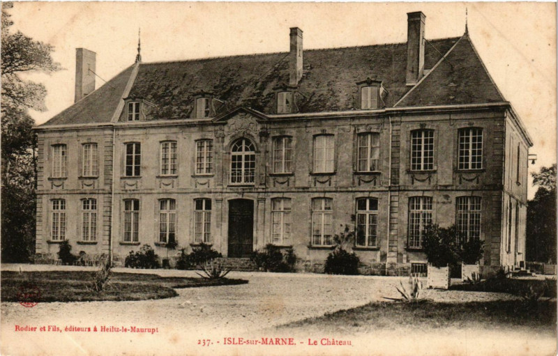 Carte postale ancienne Isle sur Marne - Le Chateau à Isle-sur-Marne
