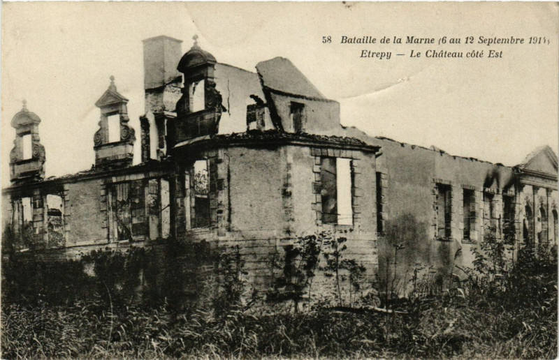 Carte postale ancienne Etrepy - Le Chateau cote Est à Étrepy