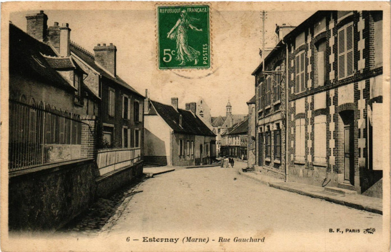 Carte postale ancienne Esternay - Rue Gauchard à Esternay