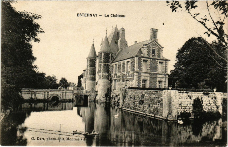 Carte postale ancienne Esternay - Le Chateau à Esternay