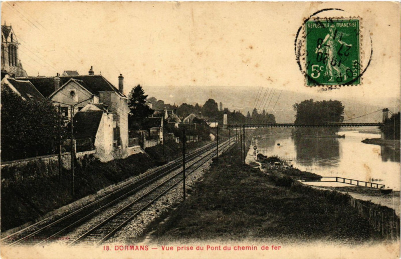 Carte postale ancienne Dormans - Vue prise du Pont à Dormans