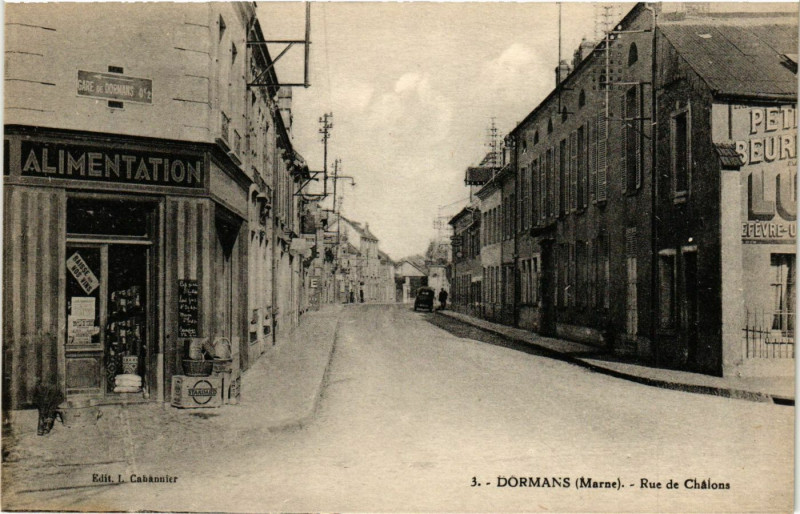 Carte postale ancienne Dormans - Rue de Chalons à Dormans
