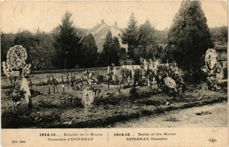 Carte postale ancienne Bataille de la Marne - Cimetiere d'Esternay à Esternay