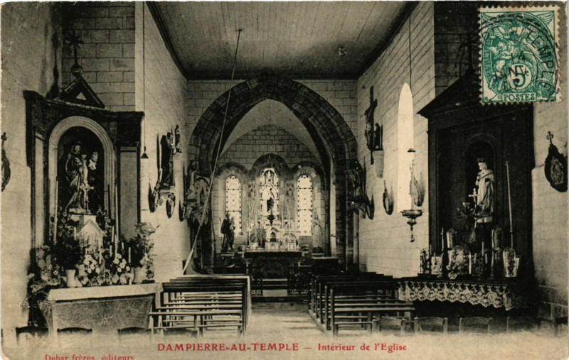Carte postale ancienne Interieur de l'Eglise