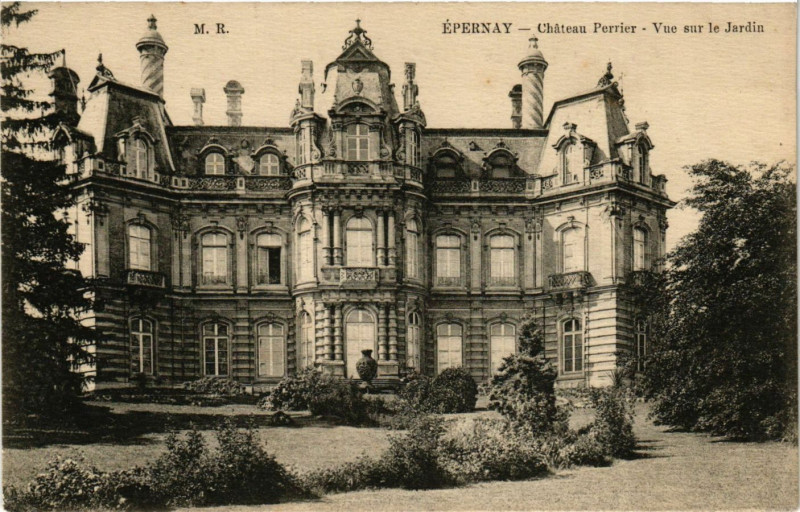 Carte postale ancienne Epernay - Vue sur-le-JARDin à Épernay