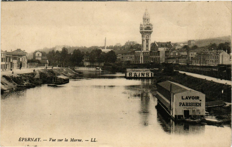 Carte postale ancienne Epernay - Vue sur la Marne à Épernay