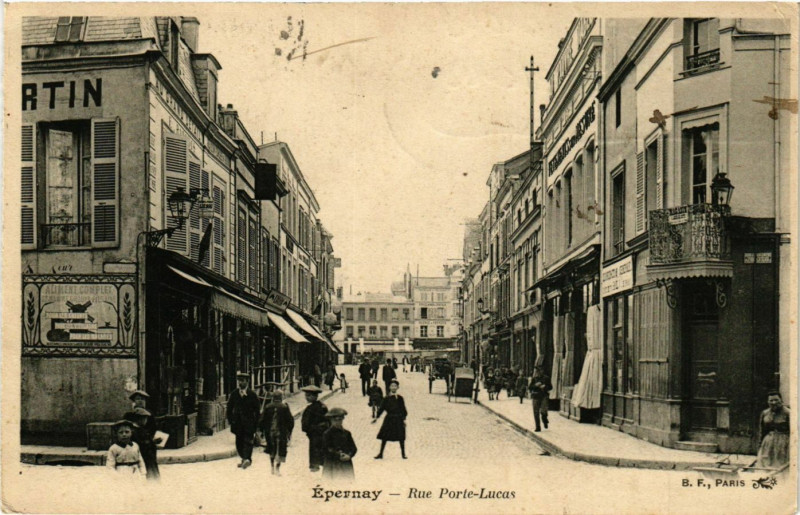 Carte postale ancienne Epernay - Rue Porte Lucas à Épernay