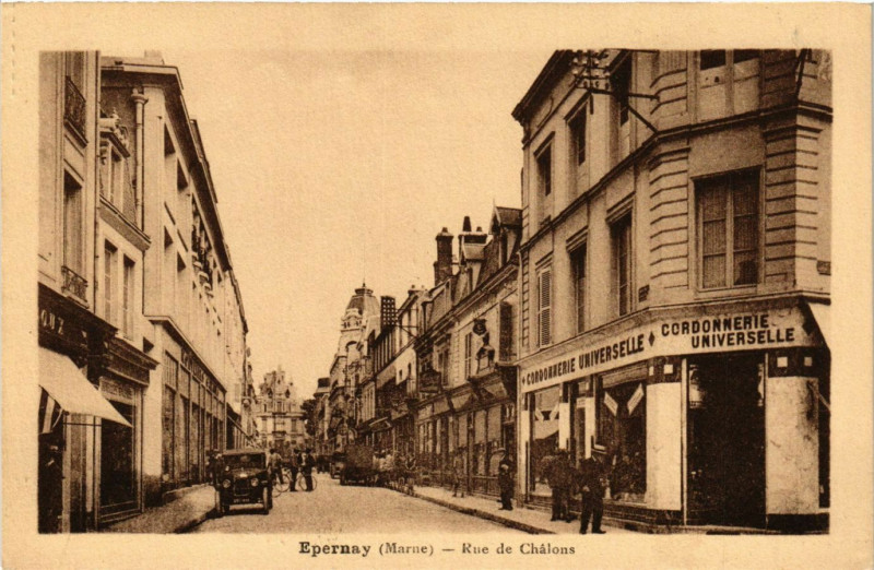 Carte postale ancienne Epernay - Rue de Chalons à Épernay