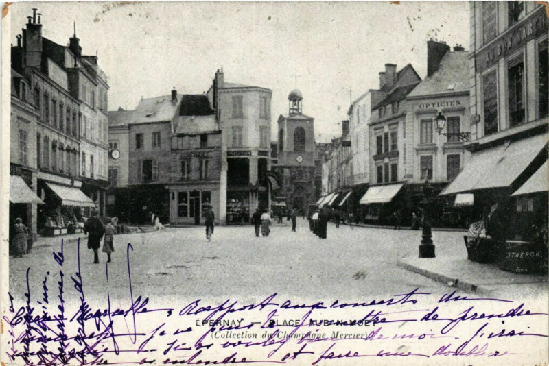 Carte postale ancienne Epernay - Place Auban Moet à Épernay