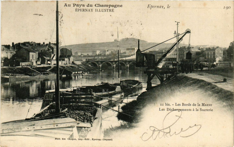 Carte postale ancienne Epernay - Les Bords de la Marne à Épernay