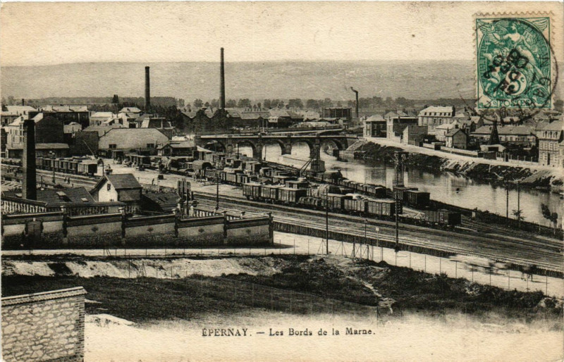 Carte postale ancienne Epernay - Les Bords de la Marne à Épernay