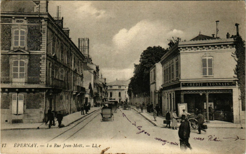 Carte postale ancienne Epernay - La Rue Jean Moet à Épernay